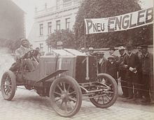 1733330329-Georges_Heath,_vainqueur_du_Circuit_des_Ardennes_en_1904_(sur_Panhard).jpg